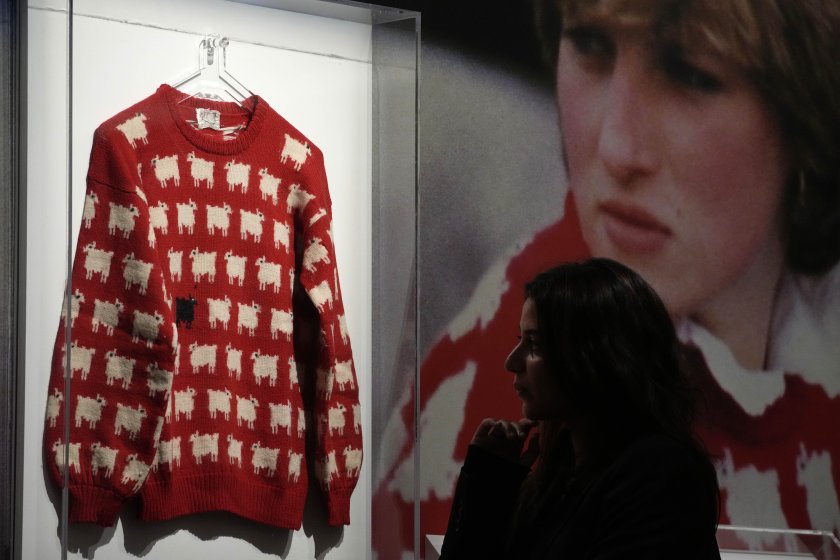 продават иконичен пуловер принцеса даяна търг снимки