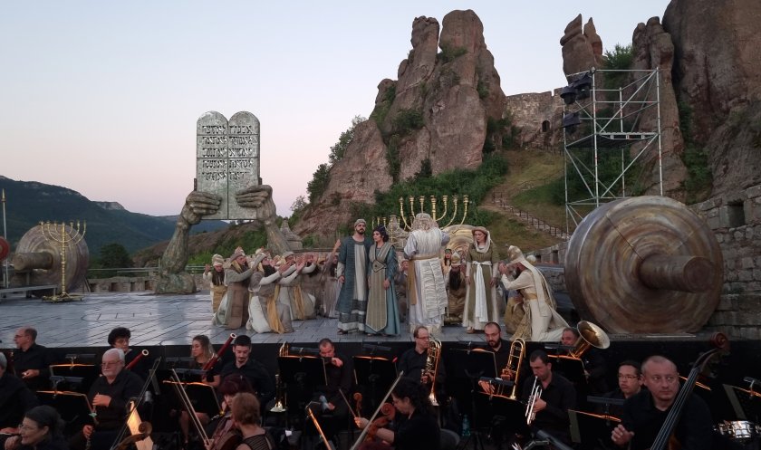 започна подготовката осмото издание летния фестивал опера върховете белоградчишки скали