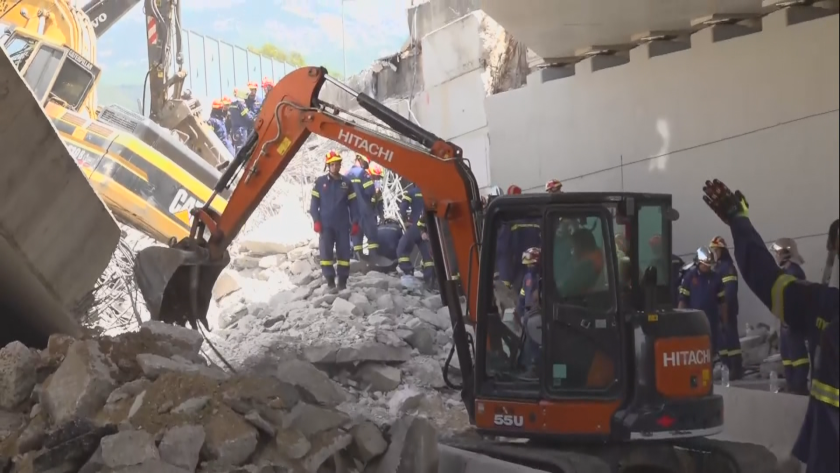 Най-малко двама души са загинали, а няколко други са в