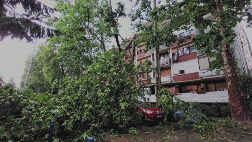 Мощни бури удариха няколко страни на Балканите.Най-малко трима души загинаха