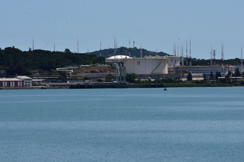 ГЕРБ-СДС, ПП-ДБ и ДПС предлагат прекратяване на концесията на пристанище