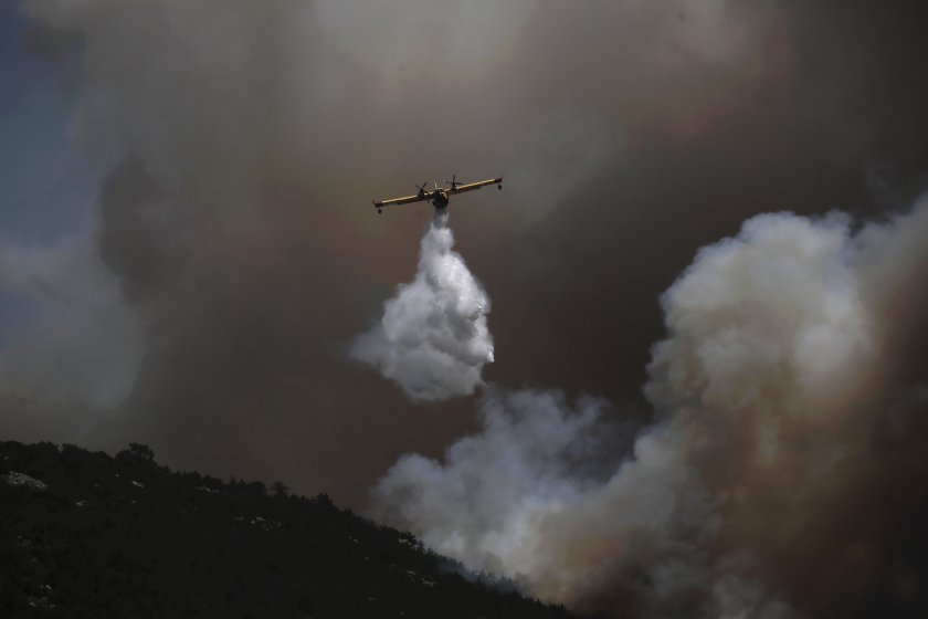Европа ще помогне на Гърция в битката с горските пожари.