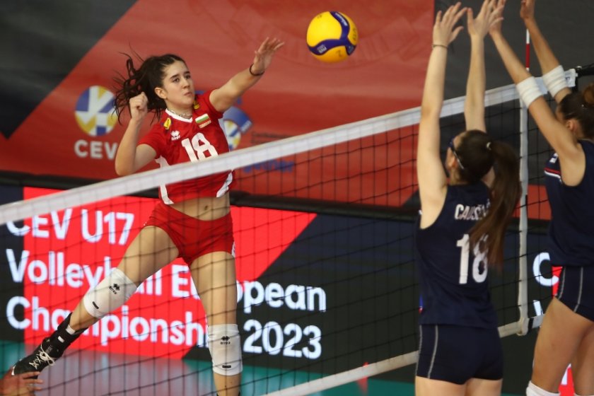 Волейболните националки до 17 г. допуснаха трета поредна загуба на европейското първенство