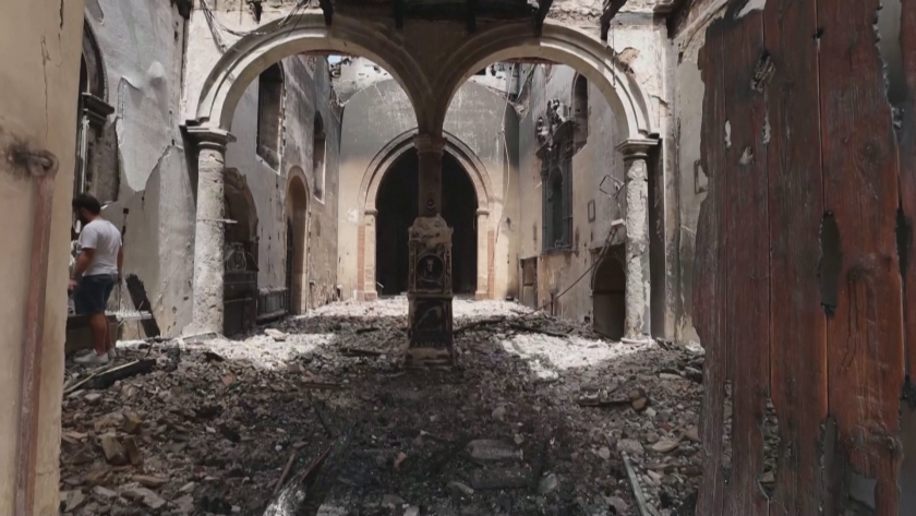 Съкрушаващи кадри от Палермо. Огънят в района на църквата Свети