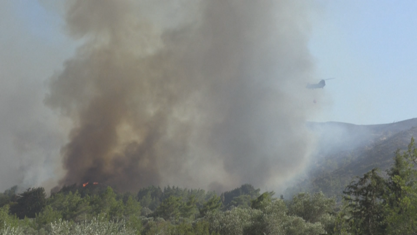 Гърция продължава борбата с пожарите - на Родос определиха ситуацията