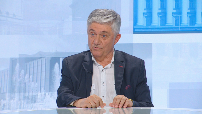 Ние не отнемаме 3 март. Ние казваме, че има друга