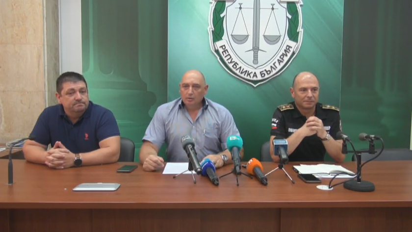 Чужденци, незаконно пребиваващи на територията на страната, се опитват да