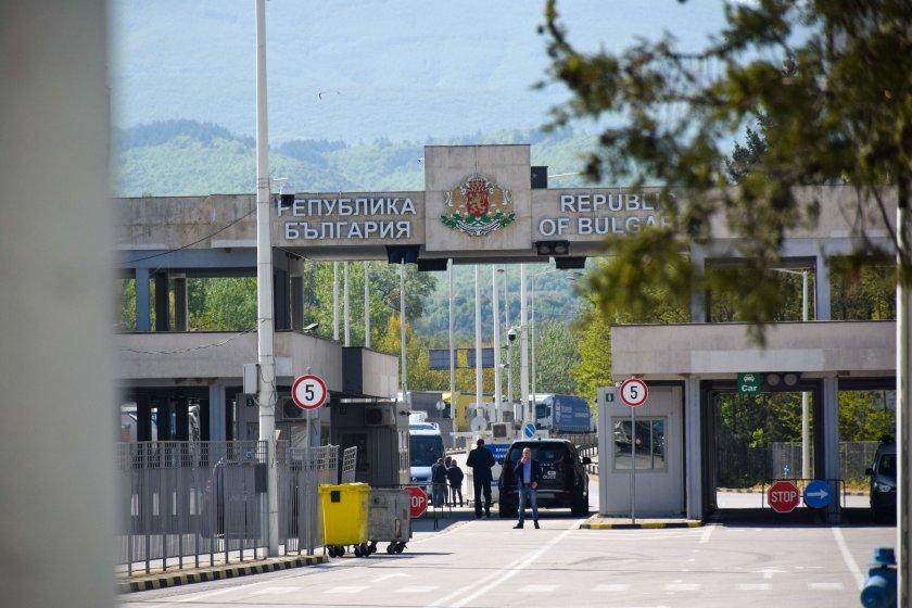 Интензивен трафик на някои от граничните пунктове за Гърция, Румъния, Сърбия и Турция