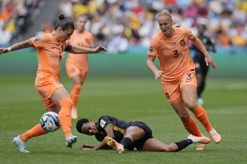 Отборът на Нидерландия победи Република Южна Африка с 2:0 в