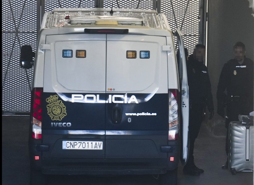 испанските власти арестуваха двама души крупен обир летището барселона