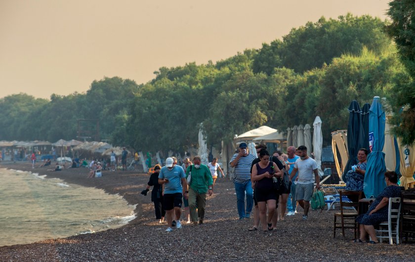 гърция обеща безплатни ваканции евакуираните туристи