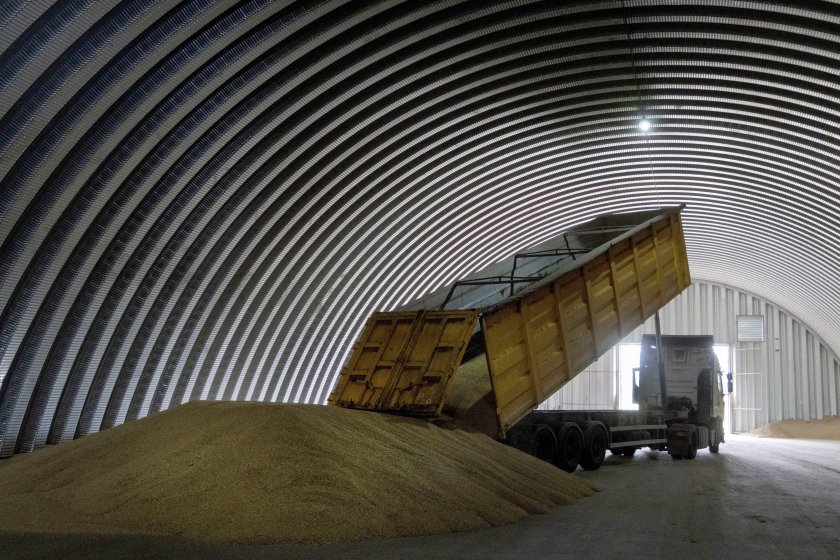 кризата украинското зърно подготвя втори пакет помощ засегнатите земеделци