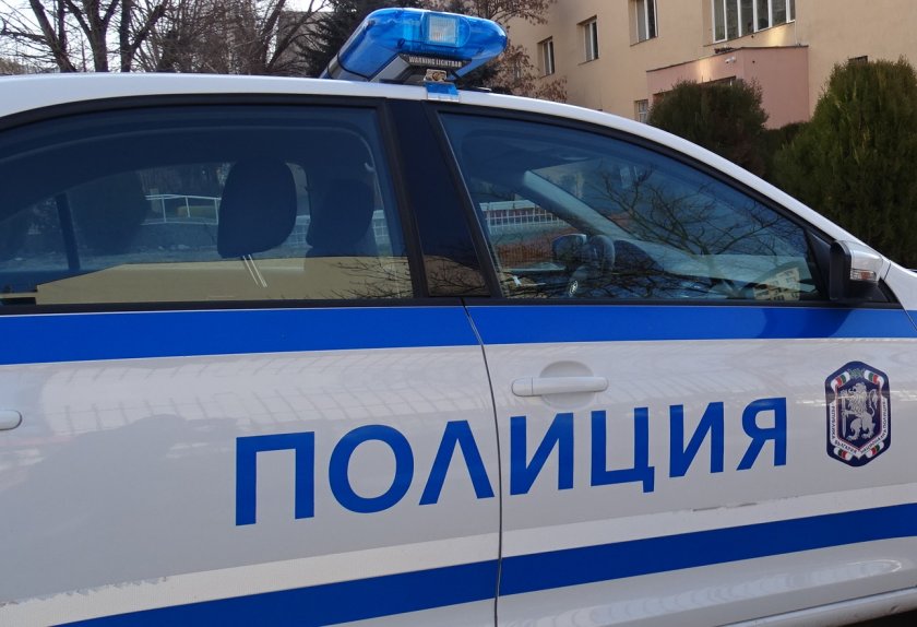 Полицията в Бургас задържа 58-годишен криминално проявен бургазлия, който склонявал