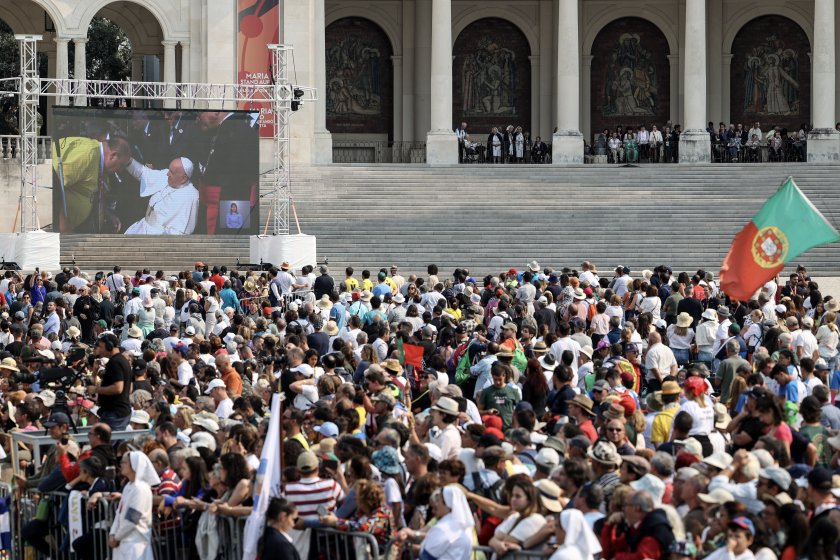десетки хиляди приветстваха папа франциск фатима