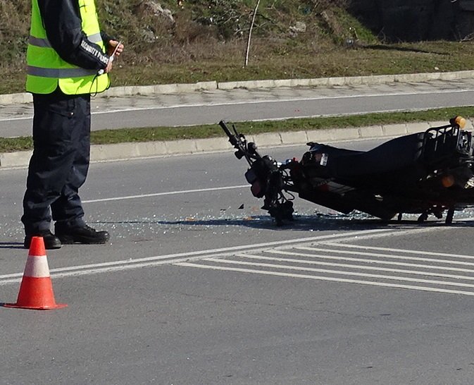 Двама души загинаха в тежка катастрофа на автомагистрала Хемус в