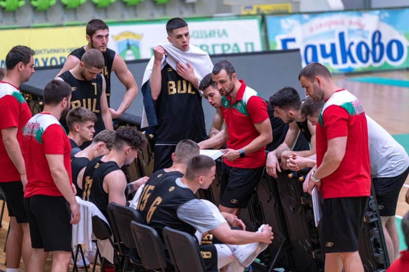 Помощник треньорът в националния отбор на България по баскетбол за