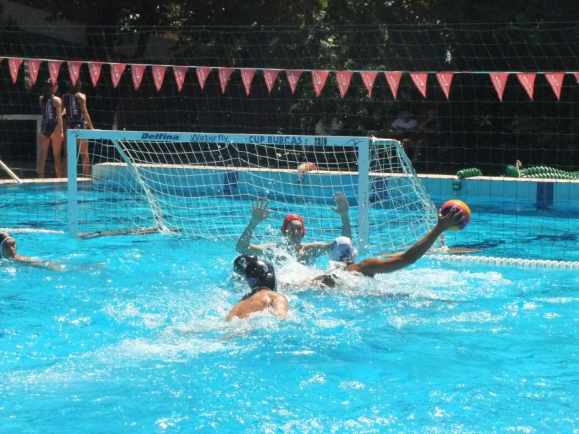 националният тим молдова спечели турнира водна топка купа бургас черноморец втори