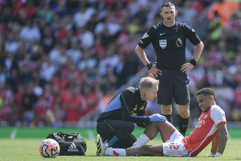 Новата звезда в отбраната на Арсенал Юриен Тимбер с тежка контузия в коляното