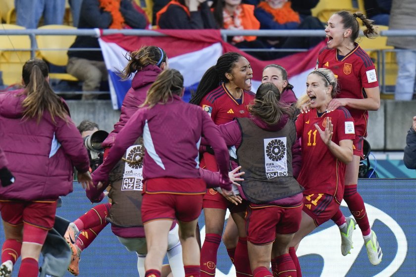 гледайте полуфиналния сблъсък испания швеция световното първенство футбол жени живо бнт