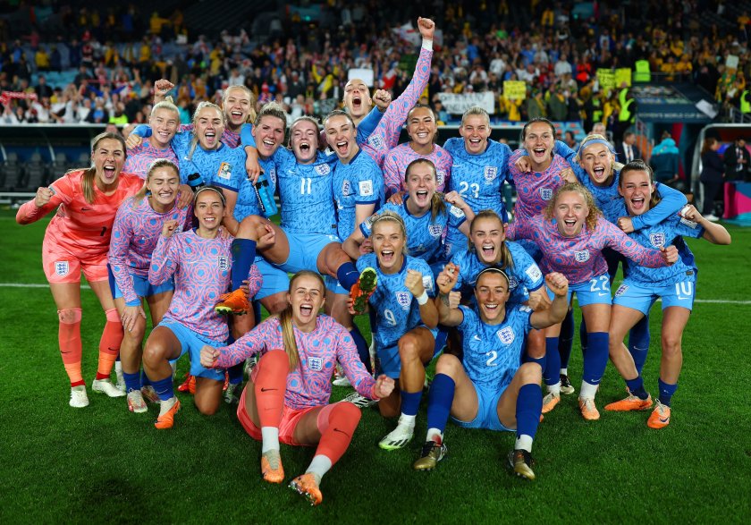 Англия попари домакинските надежди на Австралия и ще играе на финала на футболния Мондиал за жени