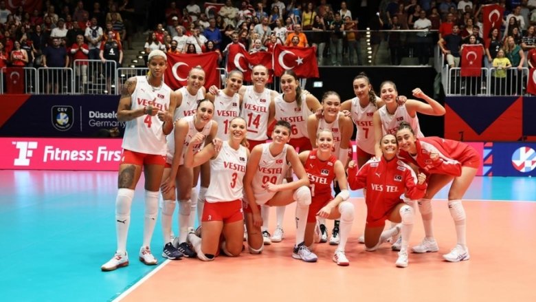 женският национален отбор турция волейбол класира четвъртфинали европейското първенство