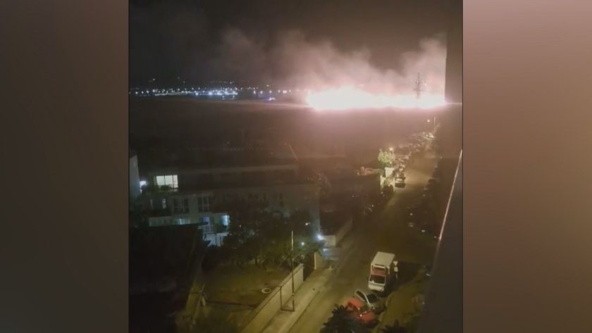 Голям пожар гори в столичния квартал Обеля.По информация на зрители