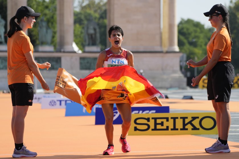испанците алваро мартин мария перес триумфираха световните титли мъжете жените километра спортно ходене
