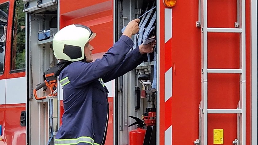 Гори жилищна постройка в кв. Филиповци.Сигналът за пожара е подаден