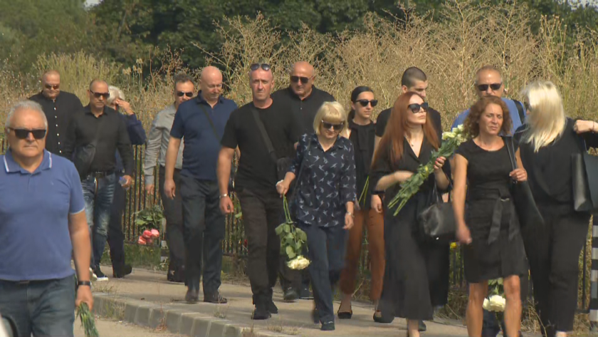 Над 400 души се събраха на поклонението на Алексей Петров