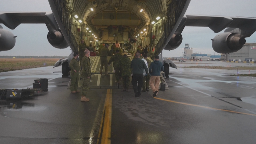 Мащабни пожари продължават да бушуват в Канада. Най-малко 30 000