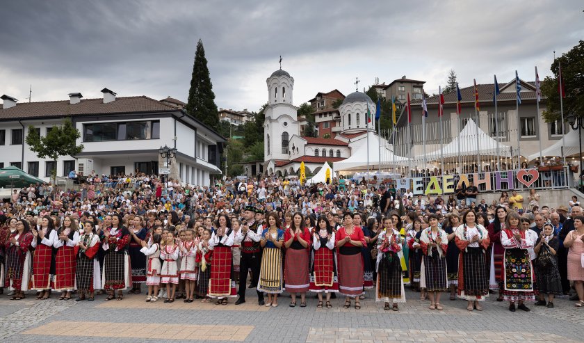 3500 фолклорни изпълнители страната чужбина участват събора неделино