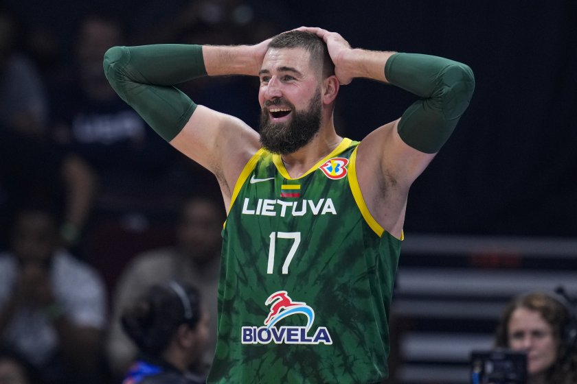 литва победи фаворита сащ канада отстрани шампиона испания световното баскетбол