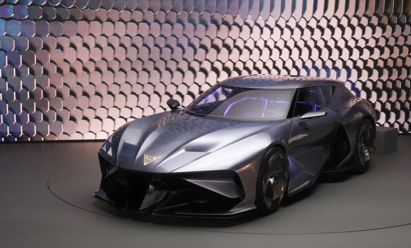 Едно от най-големите автомобилни изложения в света отваря врати за