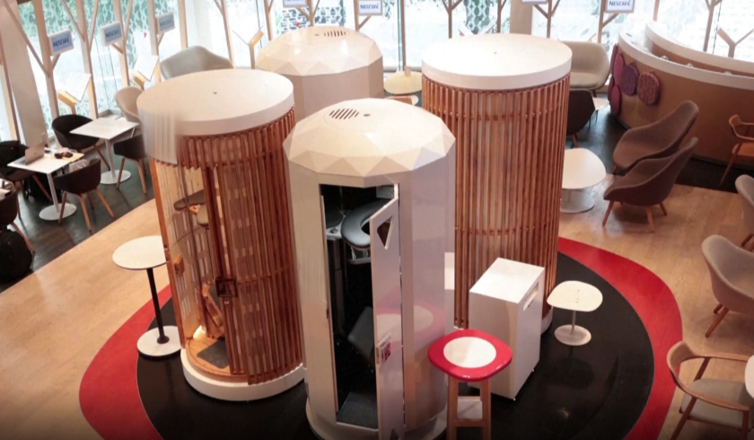 Кафене в Токио предоставя интересна услуга за кратка дрямка на