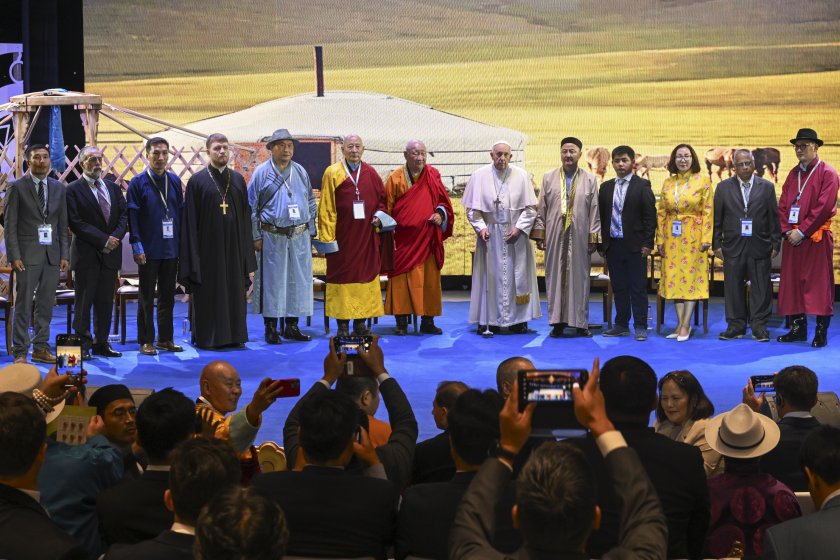 папа франциск призова монголия религиозен диалог цел борба фундаментализма