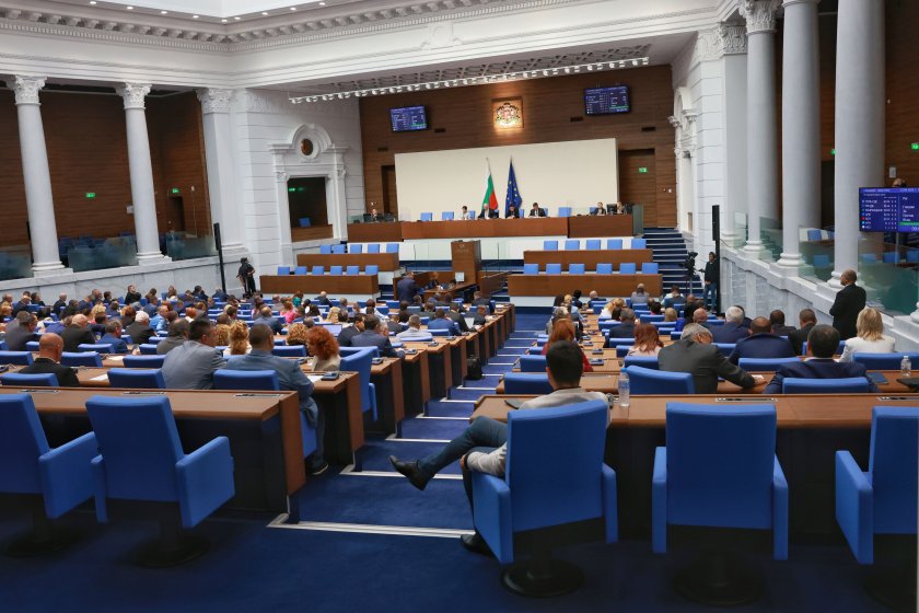 парламентът отхвърли предложените промени закона референдумите