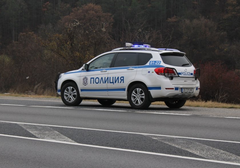 полицаи ветово спасиха дневно бебе спряло диша