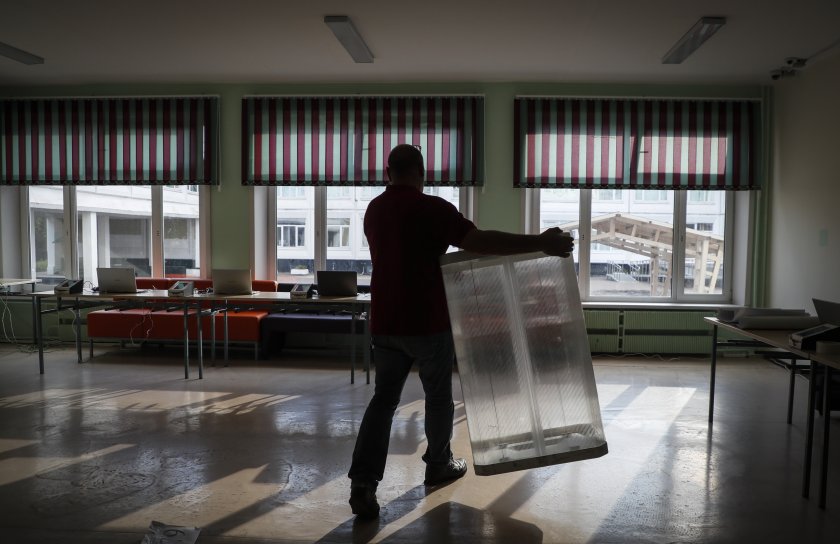 В Русия се провеждат регионални и местни избори, които според