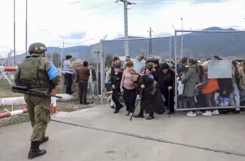 изстрели нагорни карабах продължава евакуацията цивилни