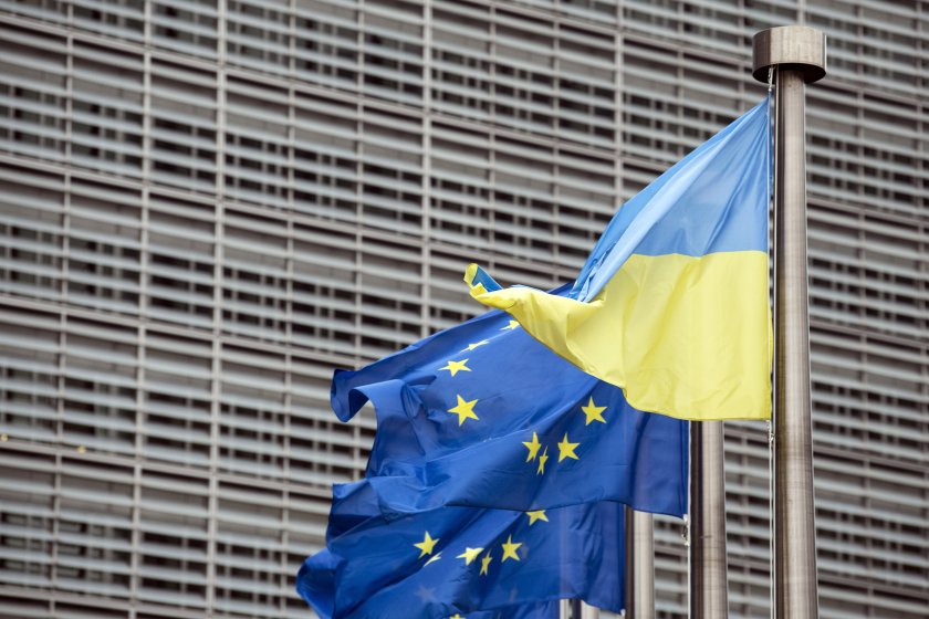 Европейската комисия удължава временната закрила за украинските бежанци
