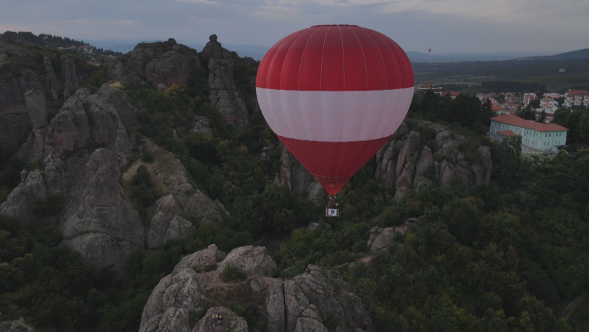 Полет по изгрев или по залез: С балон над Белоградчишките скали