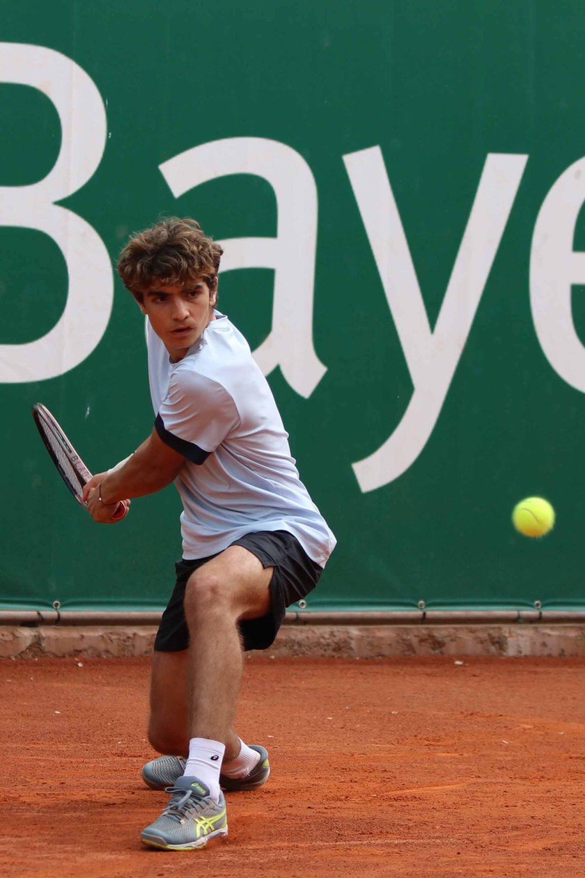 16-годишният Робен Гавани се класира за полуфиналите на сингъл и