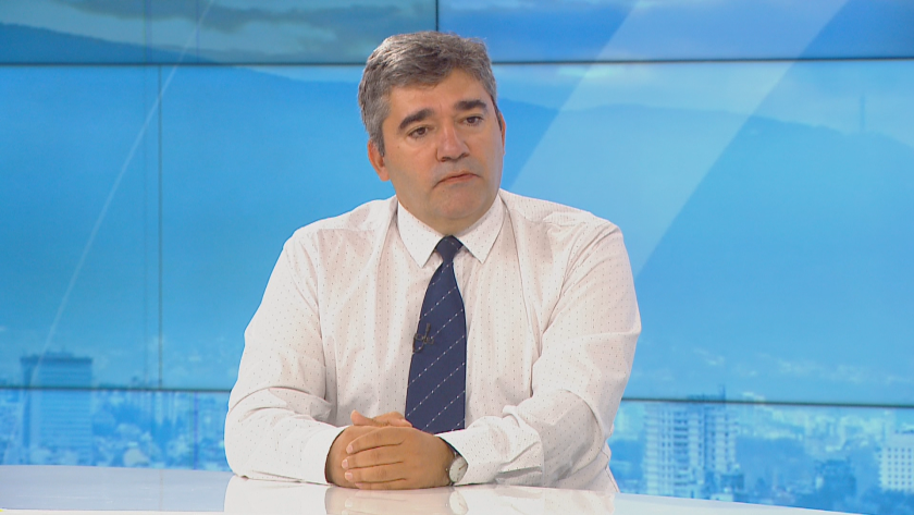 Трябва да разграничим експулсирането на определени служители от затварянето на