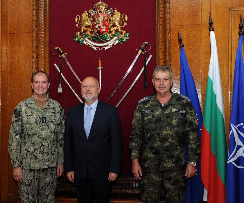 министър тагарев проведе среща командира съвместното командване силите нато неапол