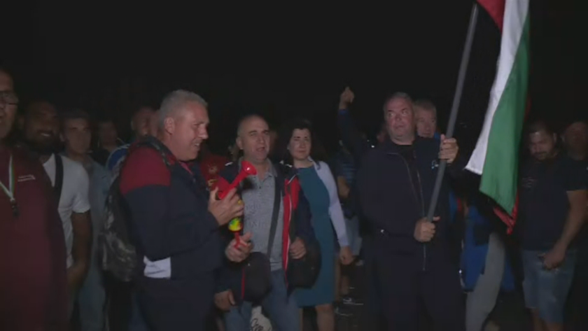 Продължава блокадата на енергетиците и миньорите на магистрала "Тракия"