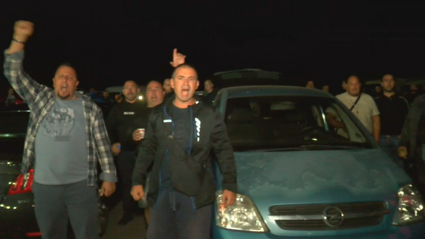 Протестиращите миньори и енергетици продължиха и през нощта, а след