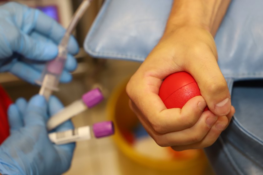 Служители на ГДБОП неутрализираха престъпна група, която подбирала и привличала