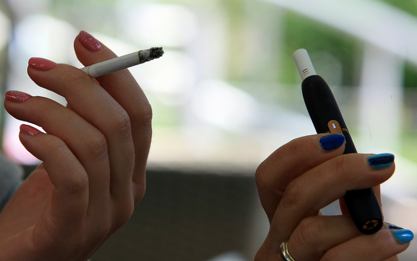 Полицията в Бургас състави десетки предупредителни протоколи за тютюнопушене сред младежи