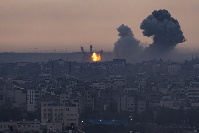 Хамас заплаши, че ще екзекутира цивилни пленници, ако Израел бомбардира