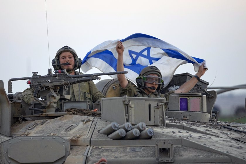 Израелци се завръщат в родината си, за да се включат в армията